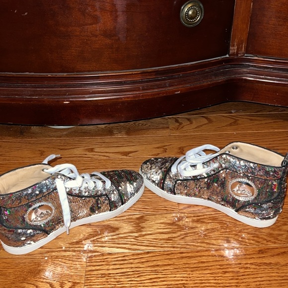 Gentle used women’s size 8 Christian Louboutin! - Picture 7 of 7